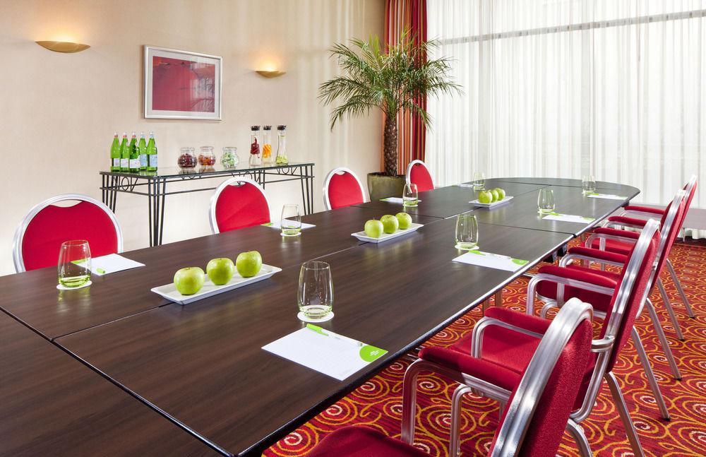 Courtyard By Marriott Center 4*