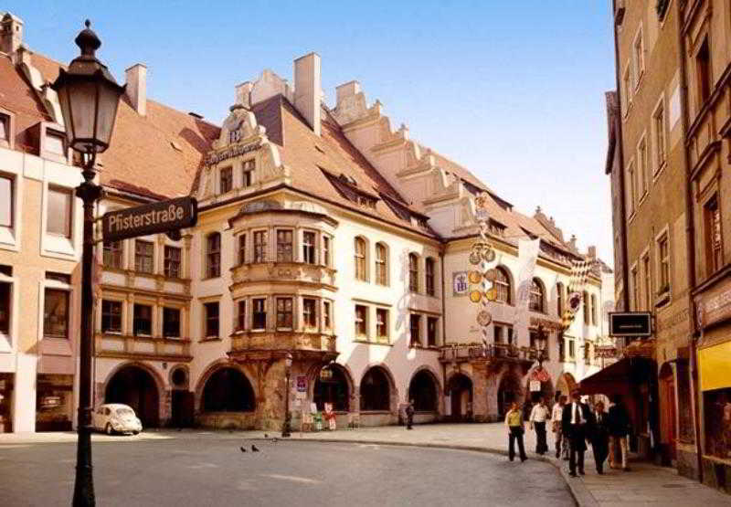 Courtyard By Marriott Center Hotel 4*