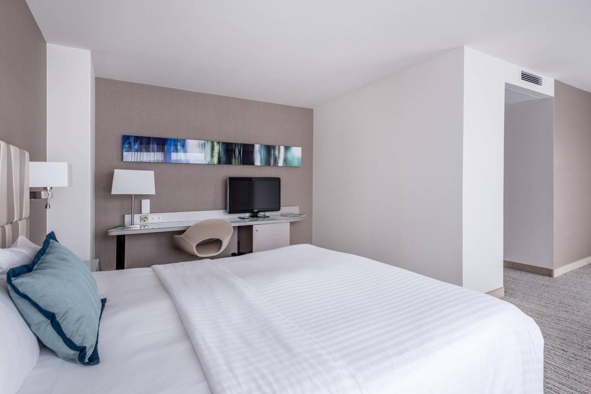 Courtyard By Marriott Center 4*
