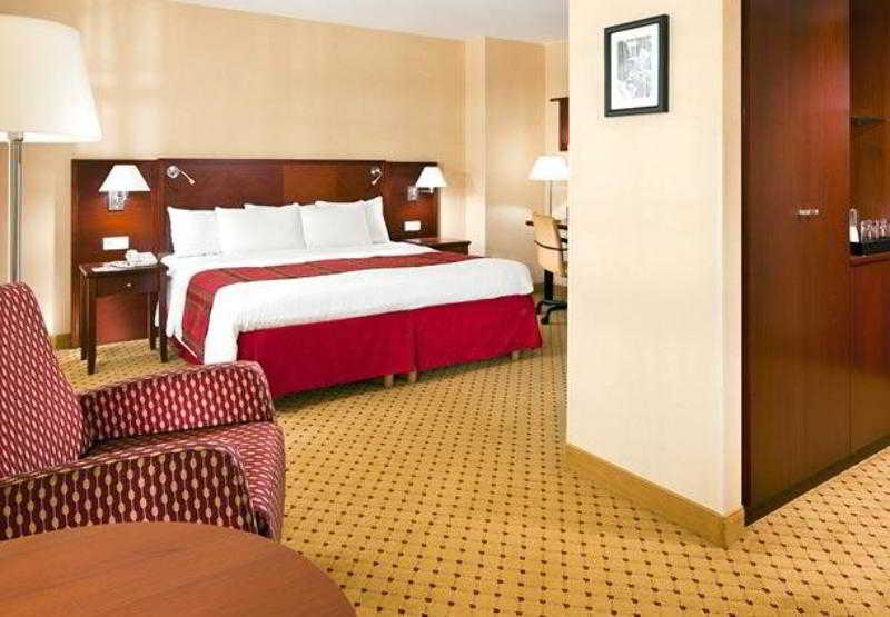 Courtyard By Marriott Center Hotel Munich
